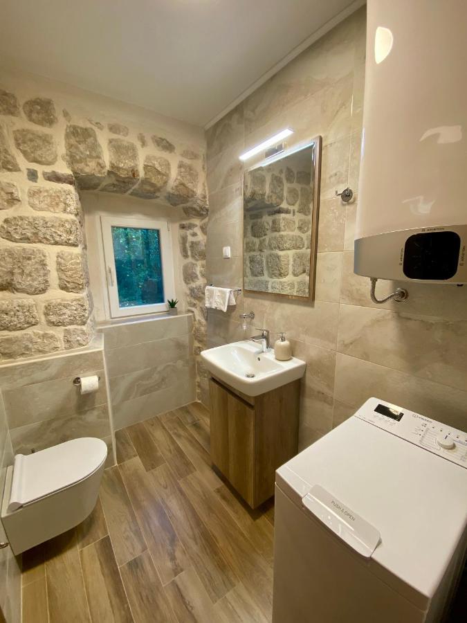 Apartment Caserma Kotor Exteriör bild