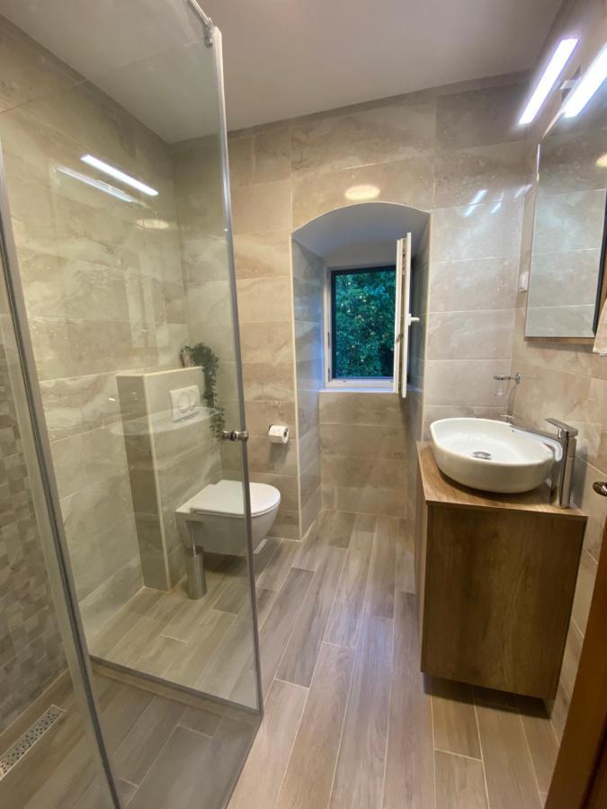 Apartment Caserma Kotor Exteriör bild