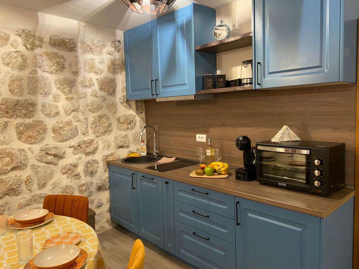 Apartment Caserma Kotor Exteriör bild