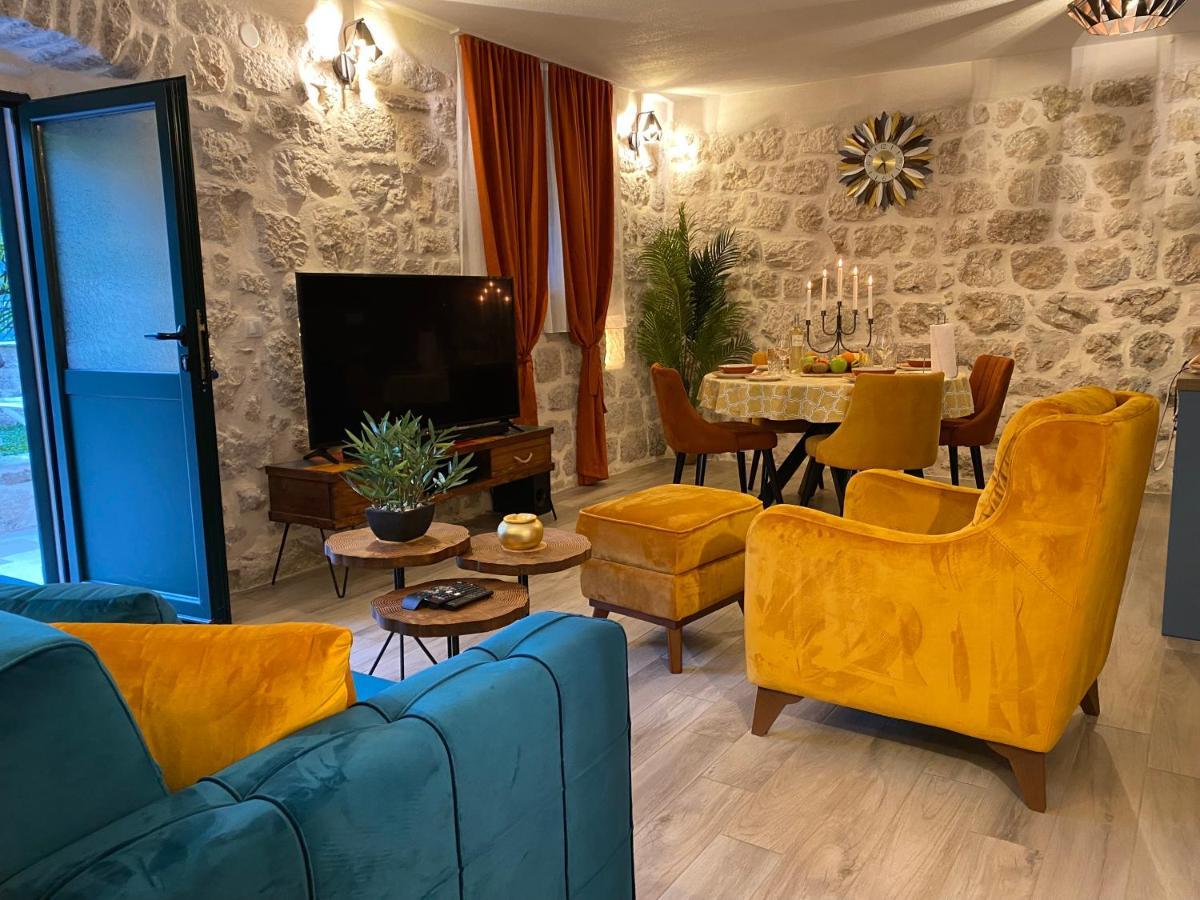 Apartment Caserma Kotor Exteriör bild