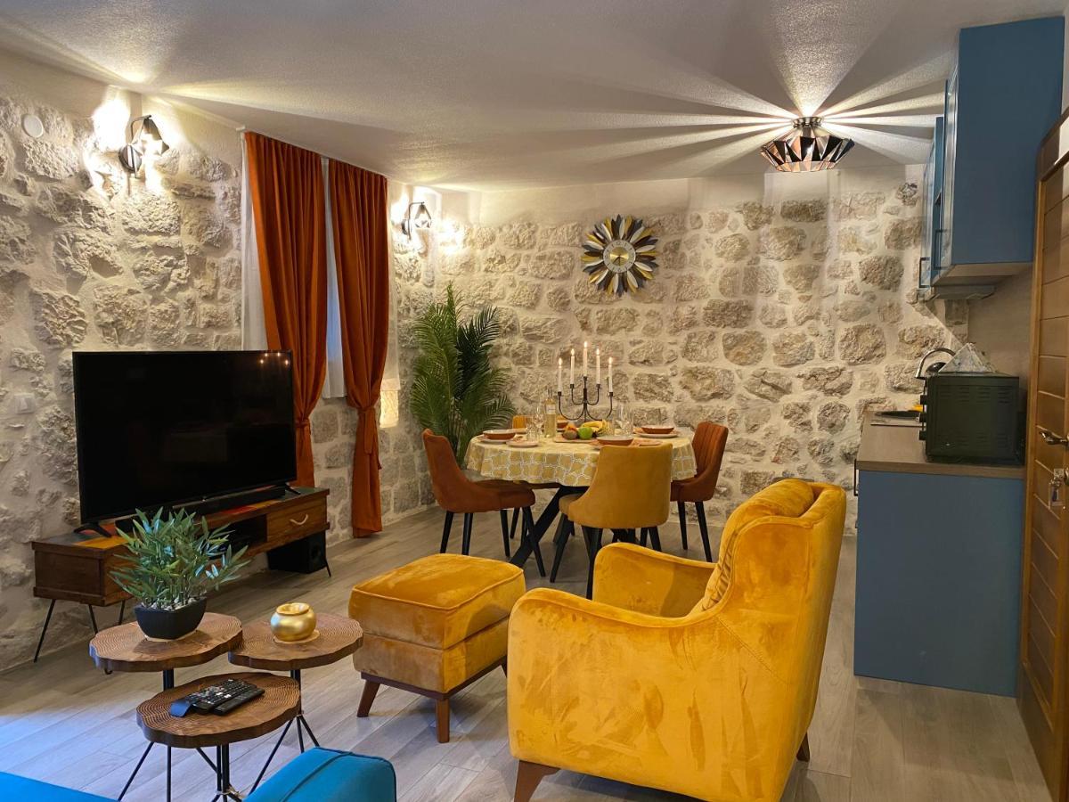 Apartment Caserma Kotor Exteriör bild