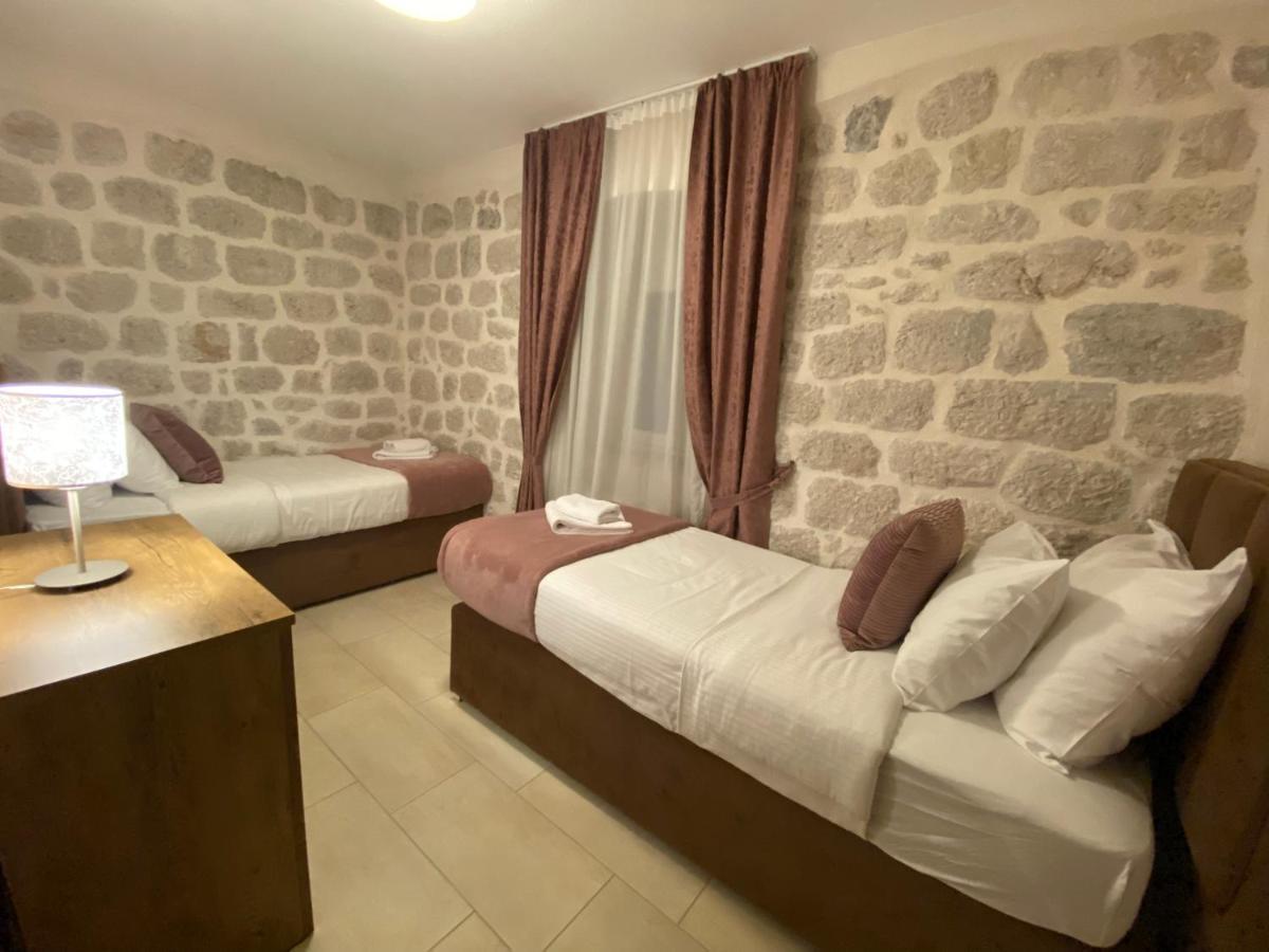 Apartment Caserma Kotor Exteriör bild