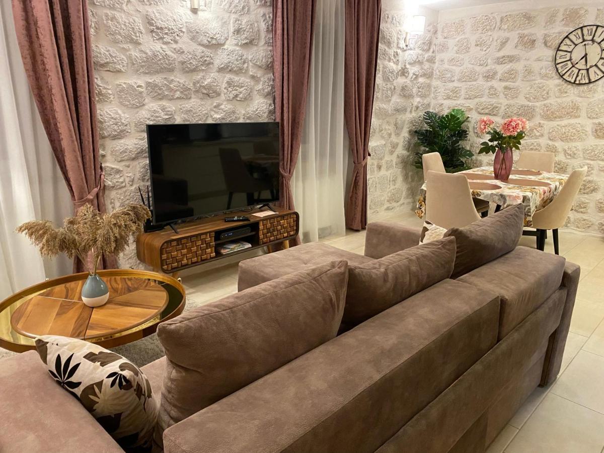 Apartment Caserma Kotor Exteriör bild